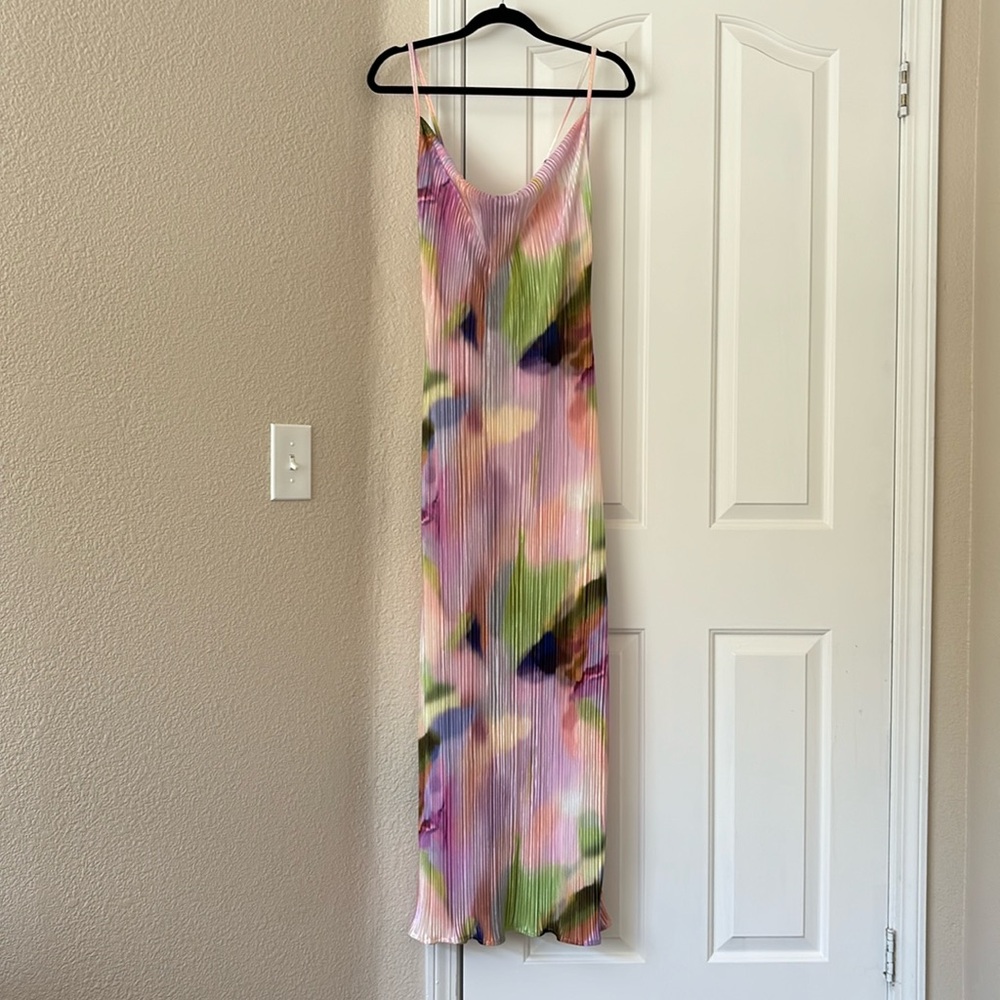 Beautiful multicolor plissé midi/maxi spaghetti strap dress